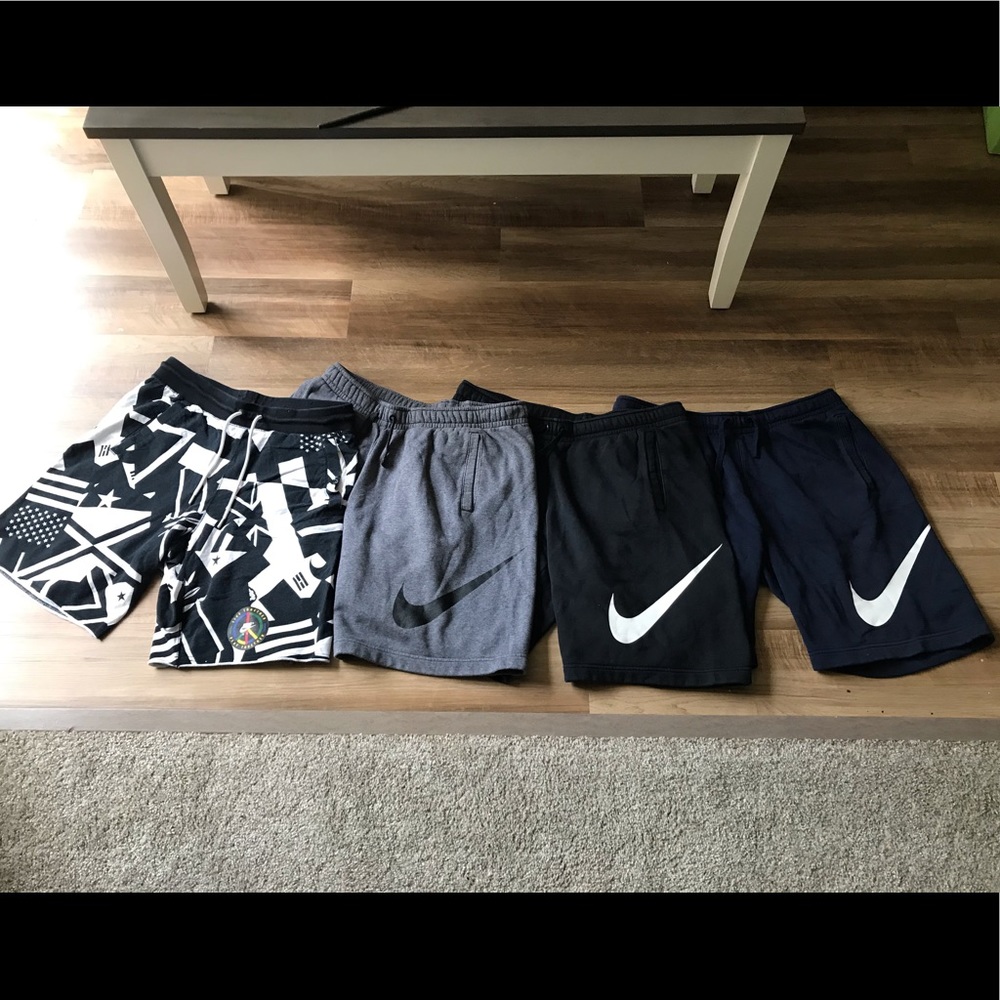 ❌Sold❌ For Willrose- Men’s Nike shorts bundle
